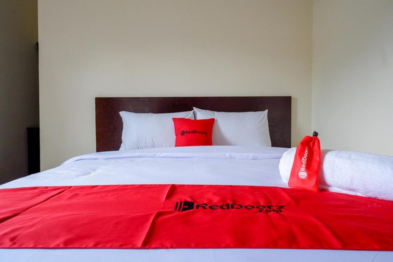 เรดดอร์ซ เนียร์ เทอร์มินัล เมนโดโล โวโนโซโบ Hostel ภายนอก รูปภาพ